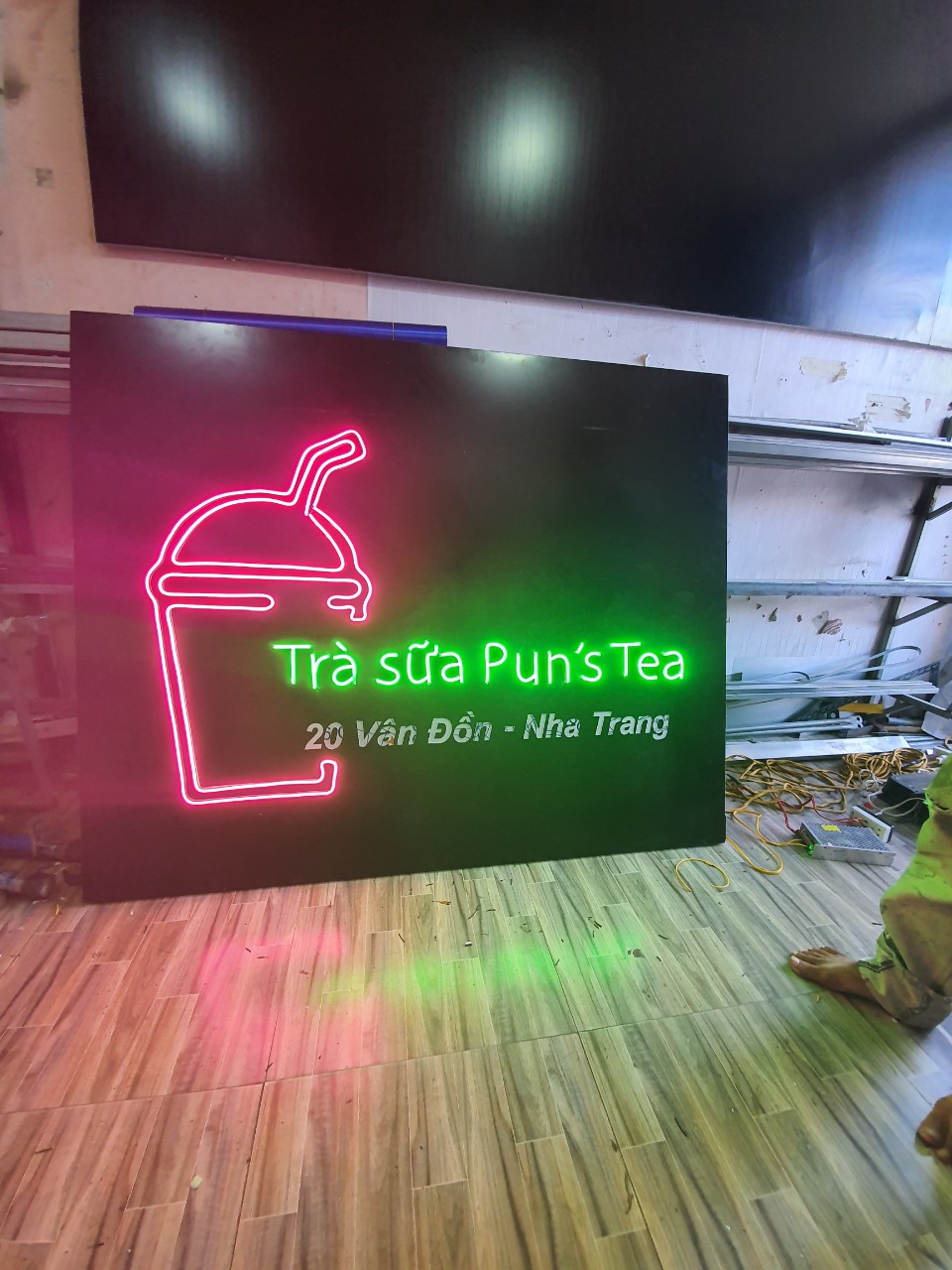 Chữ Neon Sight